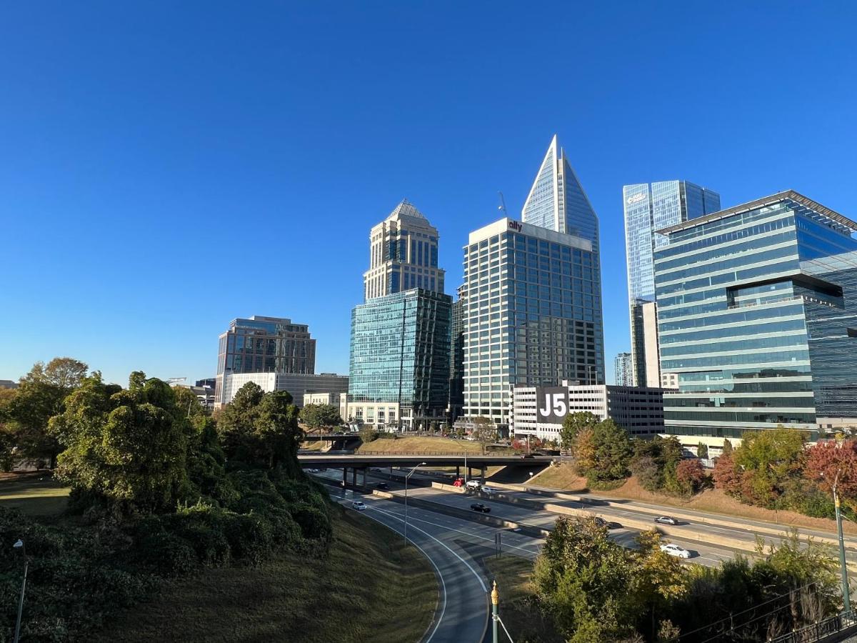 Apartment Spacious 2 Bed, 2 Bath Uptown Gem In The Heart Of The City-parking-wi-fi-balcony Cgv Charlotte