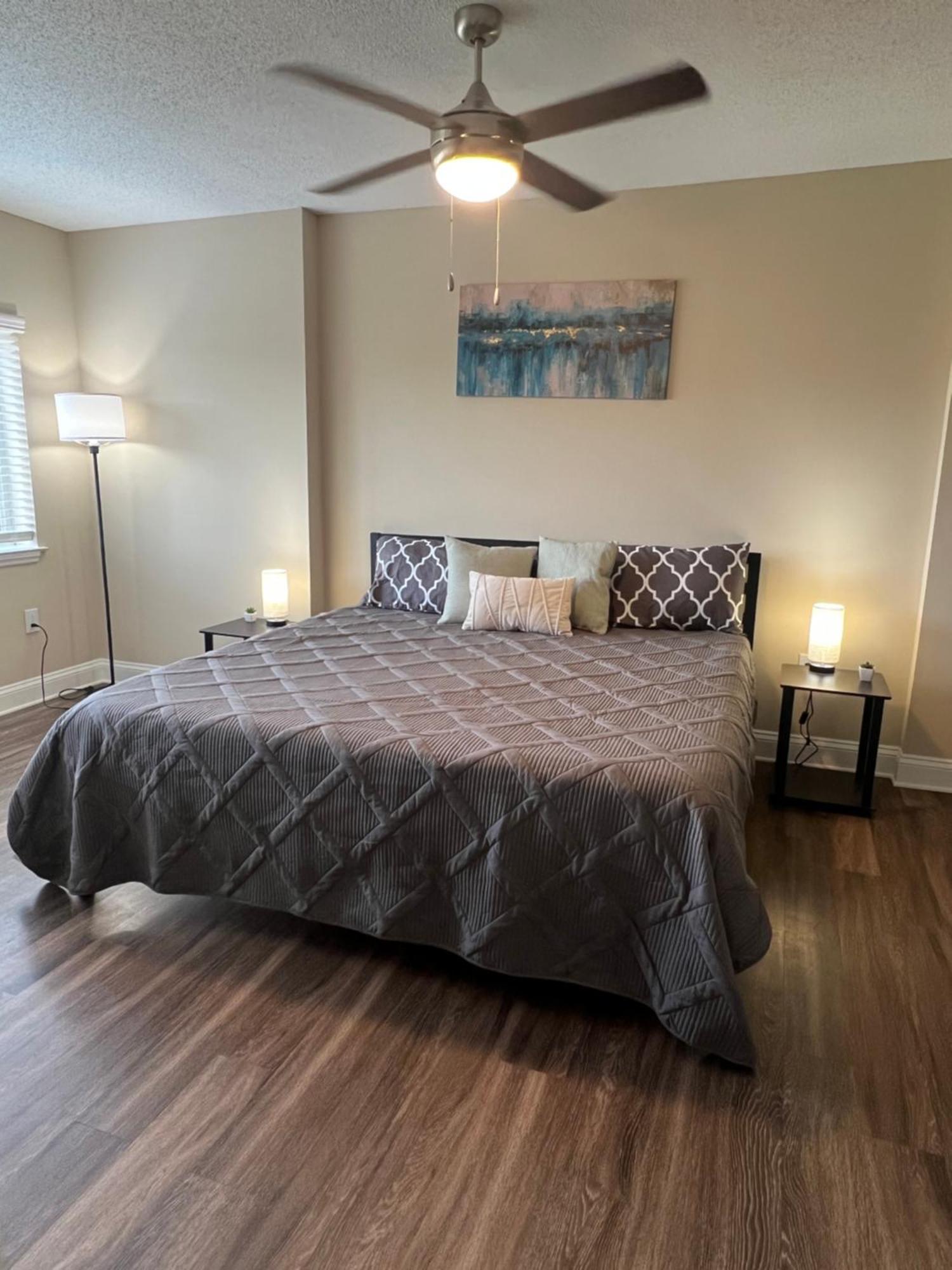 Spacious 2 Bed, 2 Bath Uptown Gem In The Heart Of The City-parking-wi-fi-balcony Cgv * Charlotte